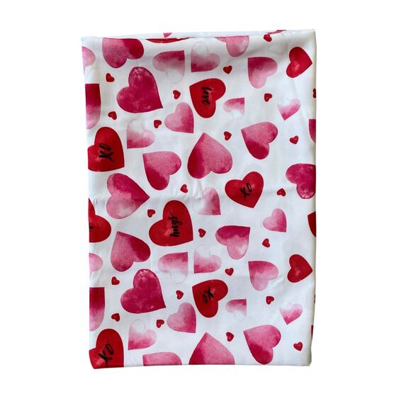 Cupcakes & Cashmere Valentine's Day Red & Pink Hearts Tablecloth 60x84 White NEW - Picture 7 of 11